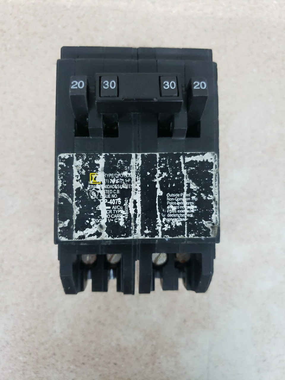 HOMT2020230 Quad Two 1 Pole 20 Amp One 2P 30 Amp Plug In Tandem Breaker SEE PICS