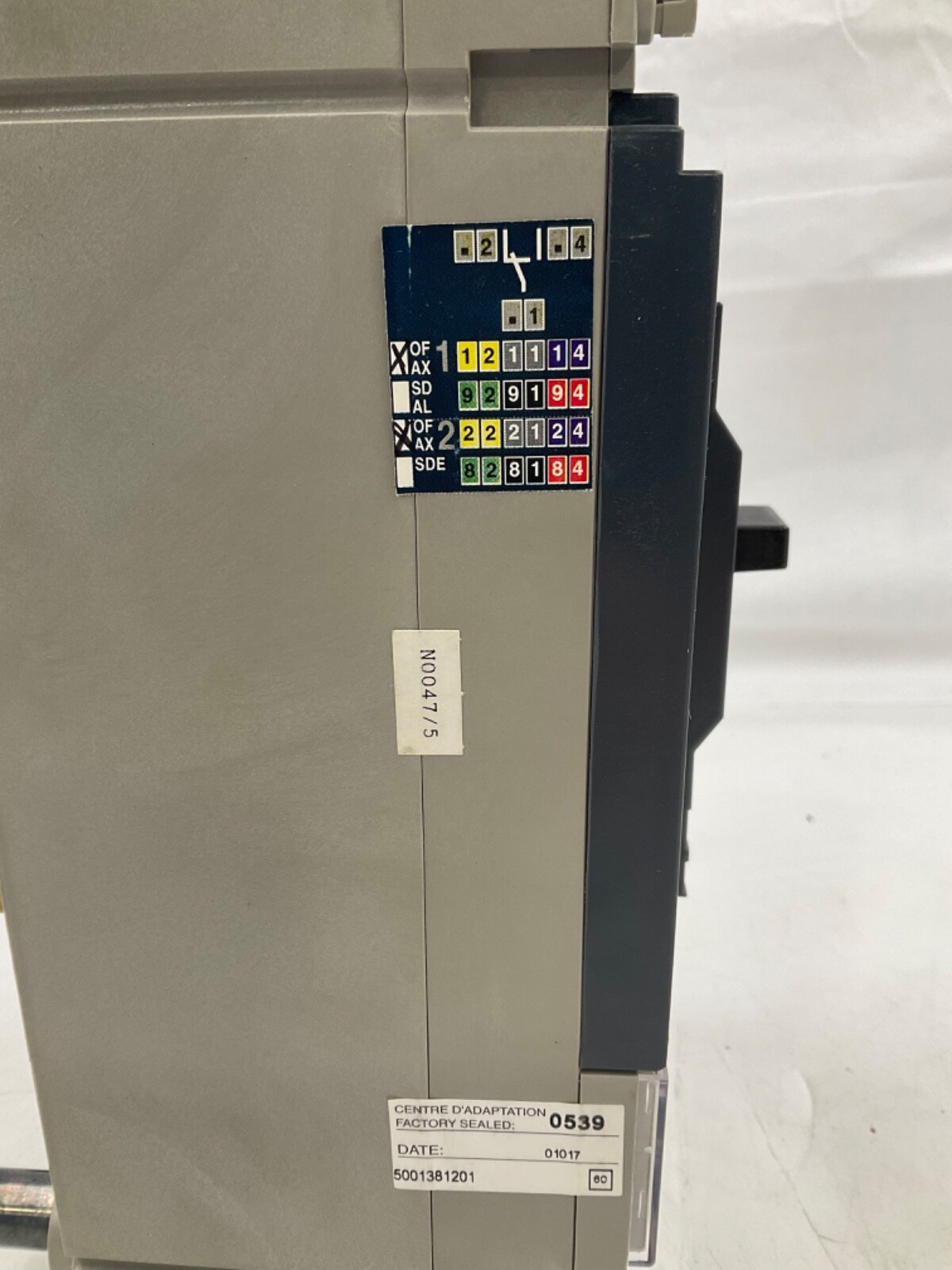 NEW MERLIN GERIN NSJ600A CIRCUIT BREAKER 600A 600V 50/60Hz
