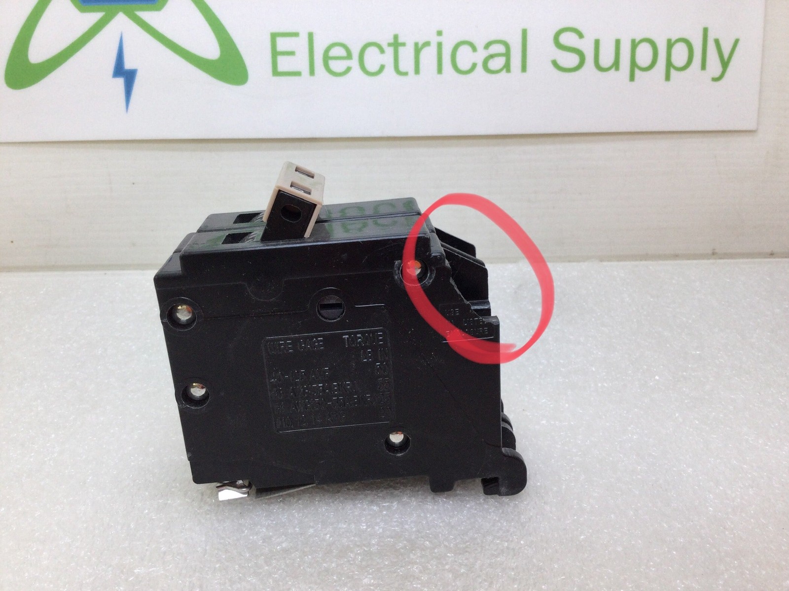 Cutler Hammer CH2100 100 Amp 2P 120/240v Plastic Foot Circuit Breaker – Flawed