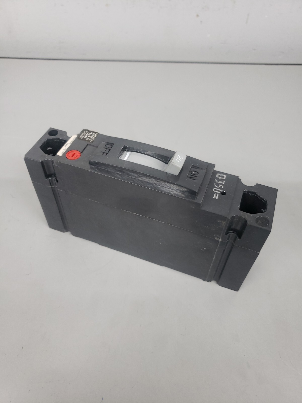 GE TED113020 Circuit Breaker, 1 Pole, 20 Amp Grey Handle