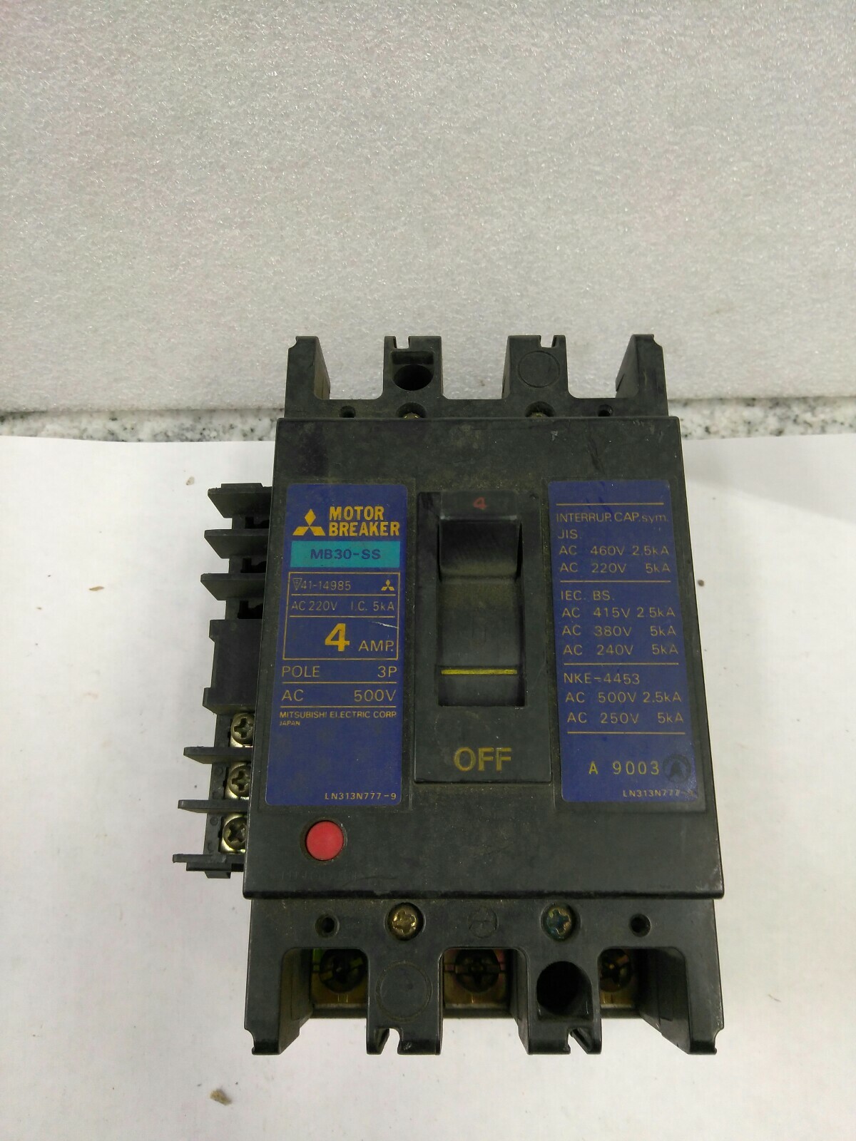Mitsubishi Motor Breaker, MB30-SS, 4 Amp, 3 Pole, 500VAC WITH AUXILIARY (21CB2