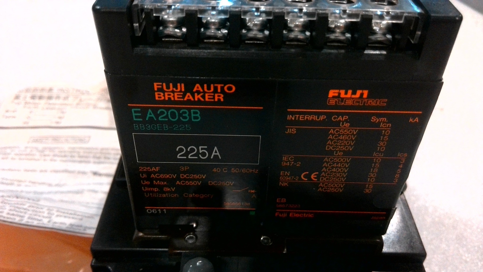 FUJI ELECTRIC EA203B BB3GEB-225 AUTO BREAKER 225 AMP, 3 POLE