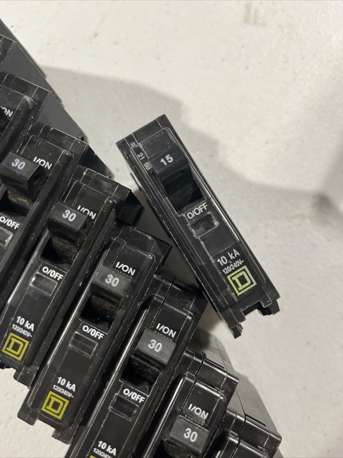Square D ( Lot of 12 ) 11-30amps And 1-15amp