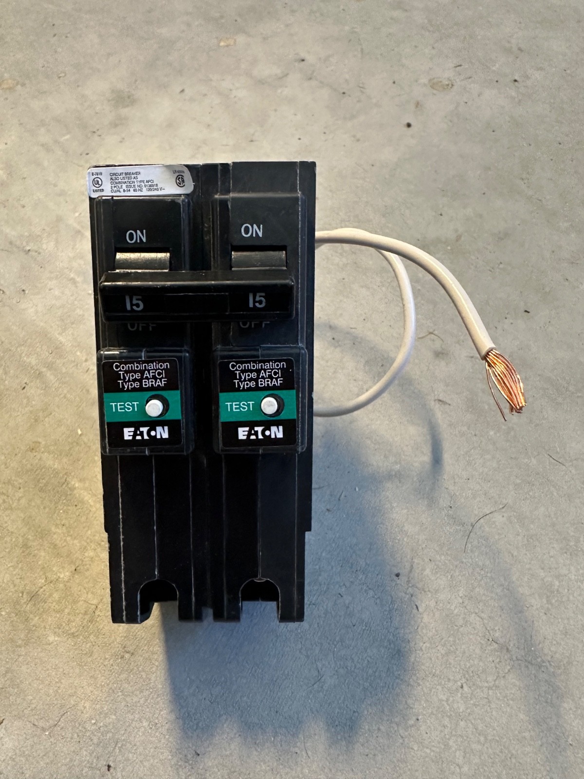 Eaton BRL220CAF Plug-In Mount Type BR Combination Arc Fault Circuit Breaker