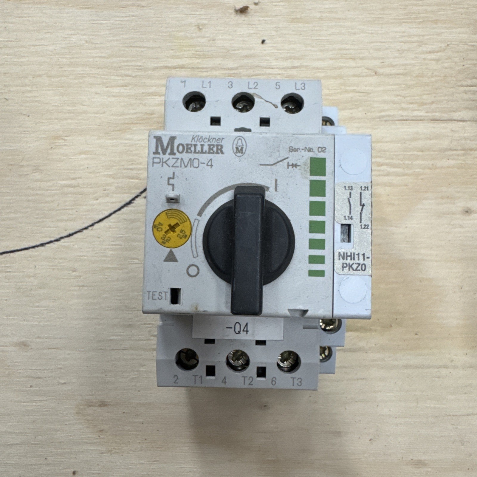 Moeller PKZM0-4 Motor Protection Circuit Breaker, 2.5-4A, 3 pole