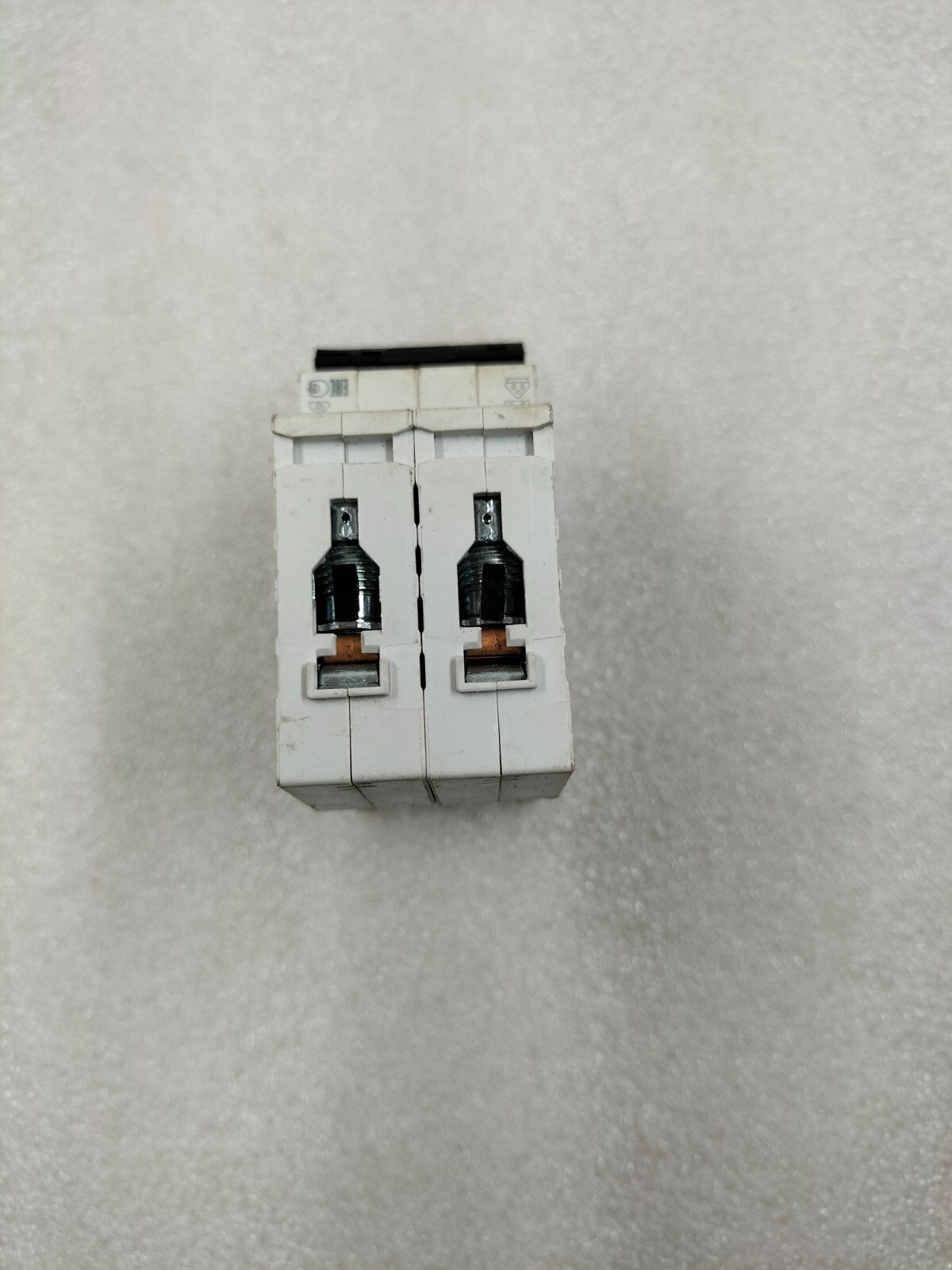ABB 2CDS272001R0024 MINIATURE CIRCUIT BREAKER S202M-C2