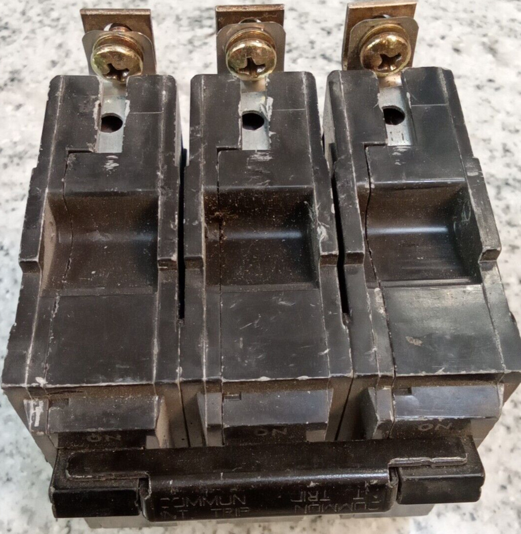 GE /BREAKER/ THQB32050 /3-Pole /50-Amp /240VA /THQB/GROVE/ Bolt-on/NEW(L126