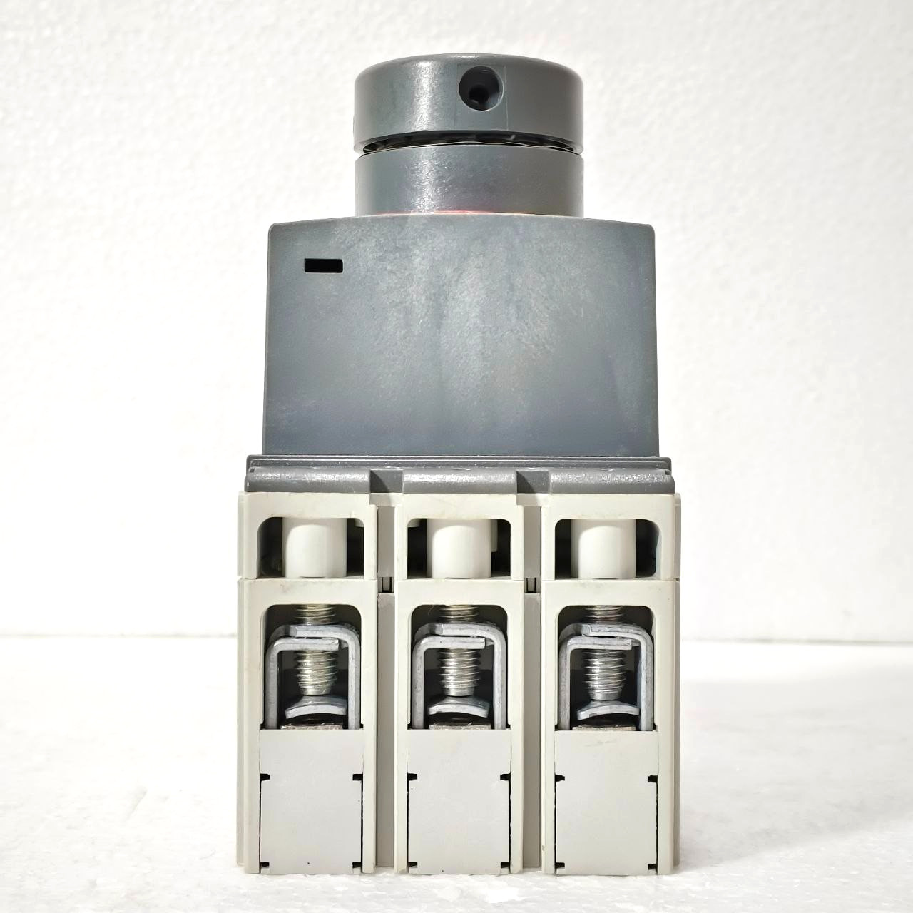 ABB 35A SACE TMAX XT1H 125 690VAC 500VDC CIRCUIT BREAKER NEW