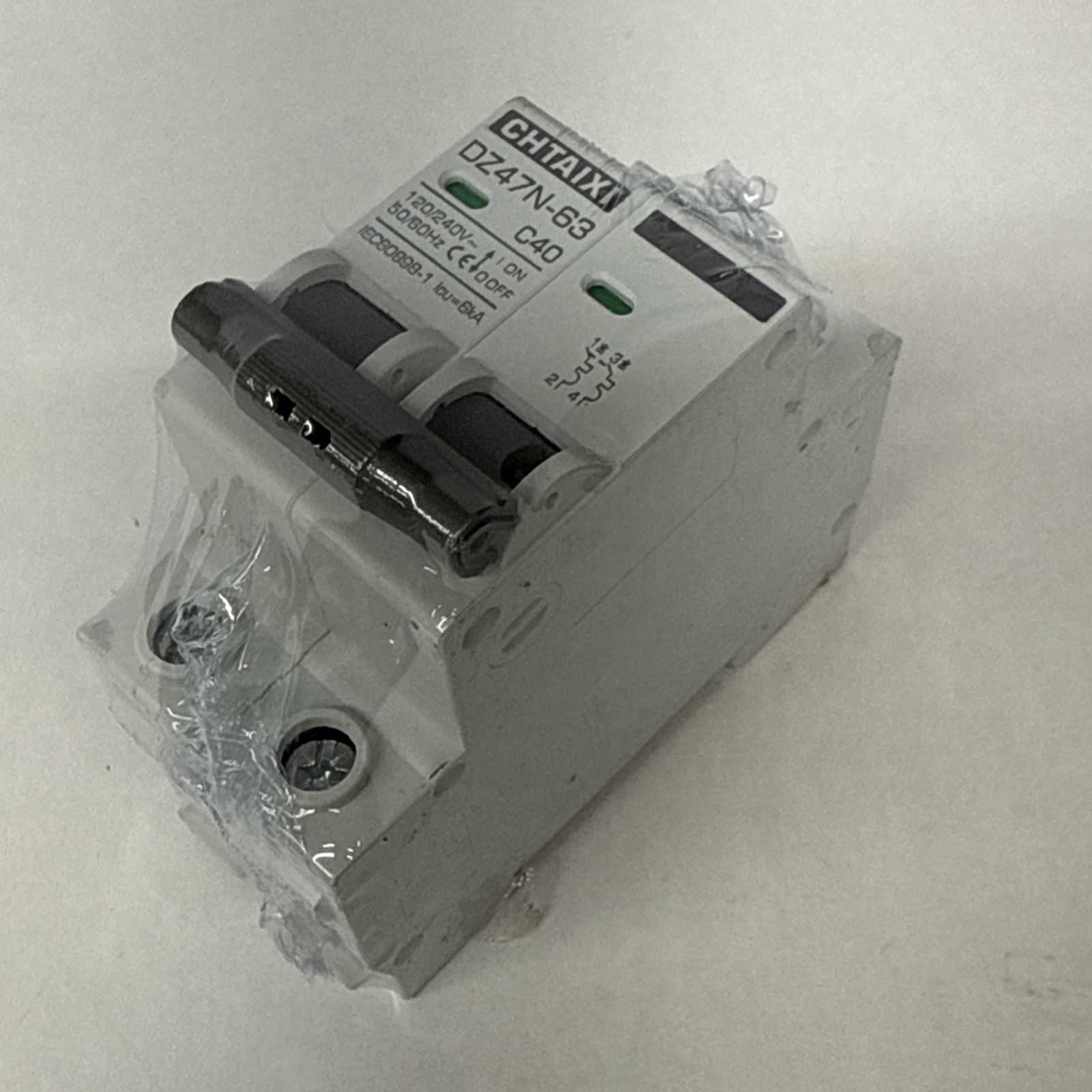 Chtaixi Circuit Breaker – DZ47N-63 C40 2-Pole 120/240V-50/60Hz