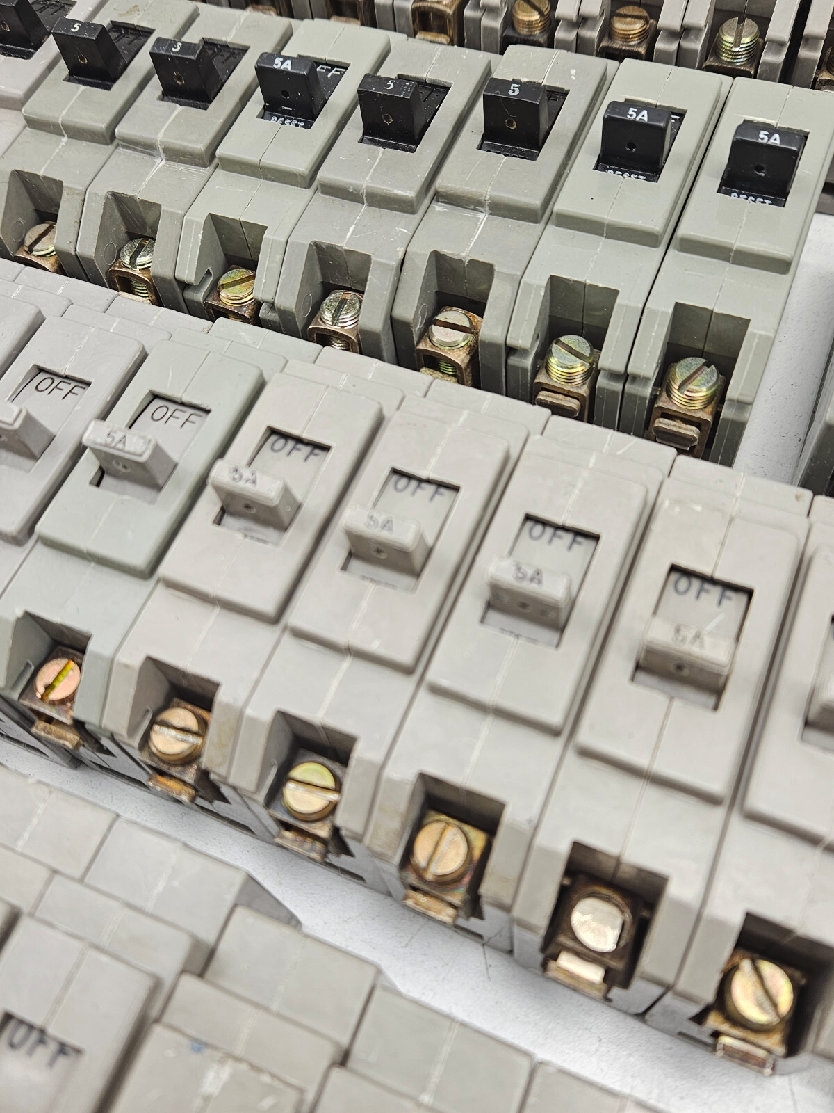 ALB-1 Breaker Lot – Includes a variety of 116 UNITS