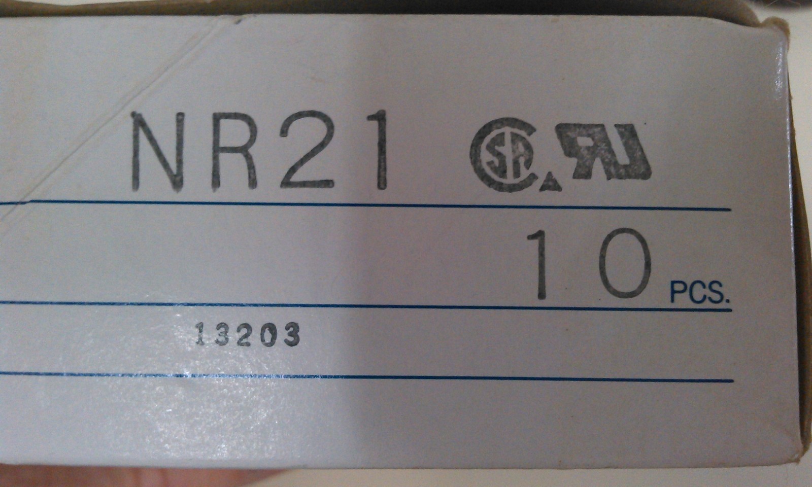 IDEC NR21 PLUG IN BASE FOR BREAKER. LOT OF 6