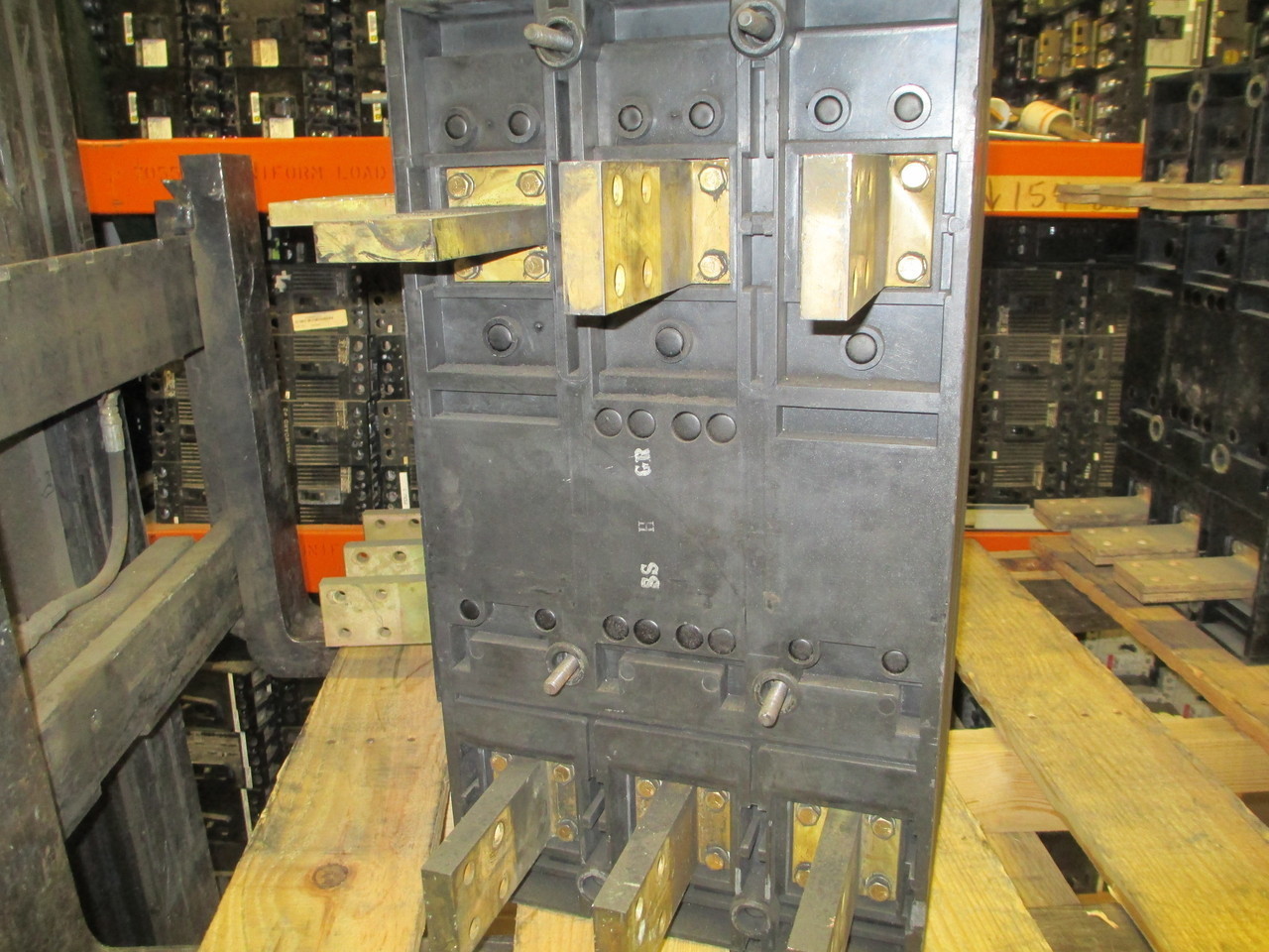 Westinghouse PB32500F 2500A Frame 1600A Rated 3p 600V MO/FM Breaker Used E-OK