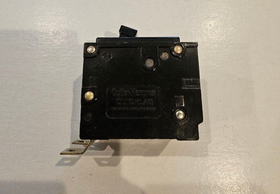 Eaton Cutler-Hammer QBHW2020 Quicklag Two-Pole 20A Circuit Breaker NP235P311H07