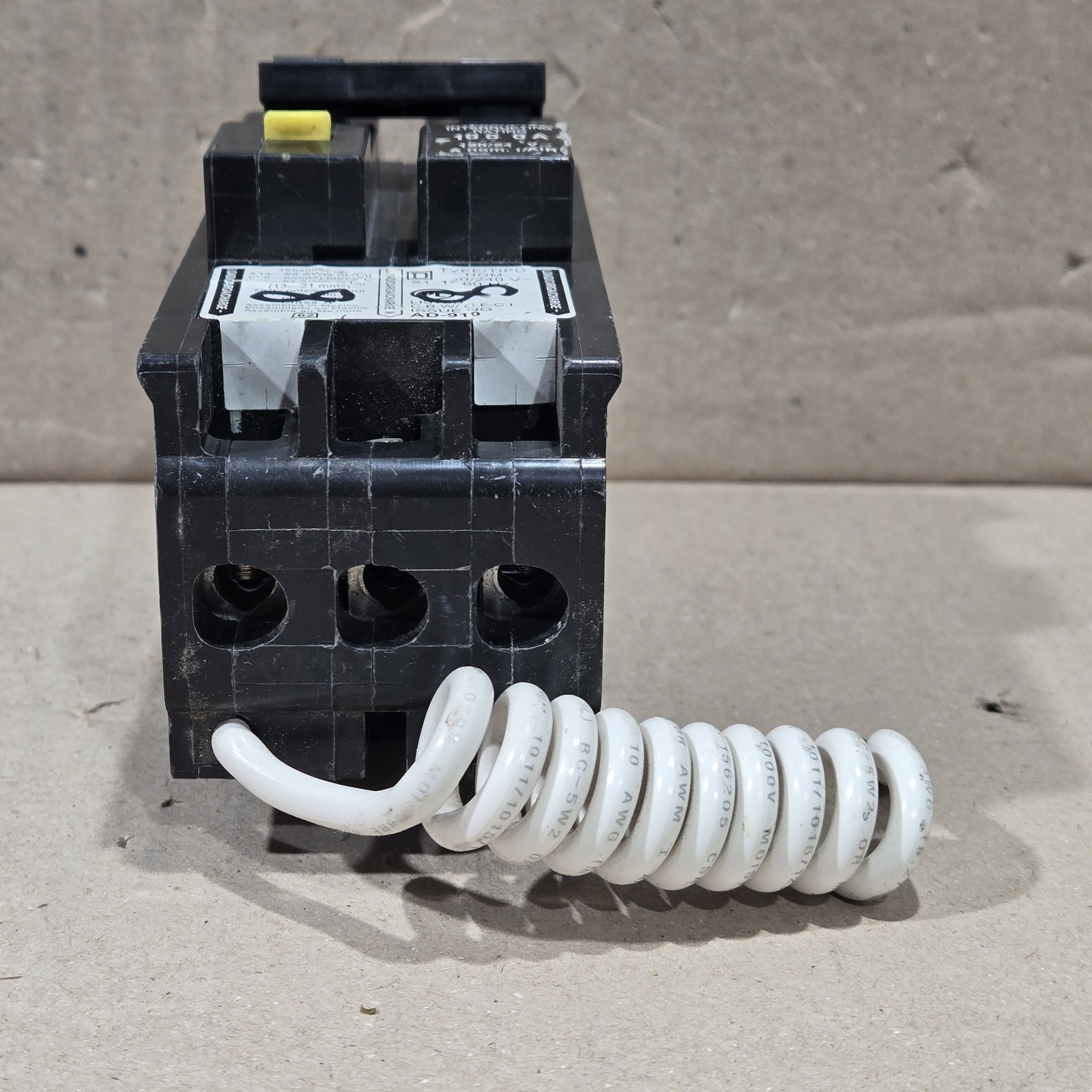 Square D Homeline HOM230GFI 2 Pole 30 Amp 120/240V Plug In HOM GFCI Breaker
