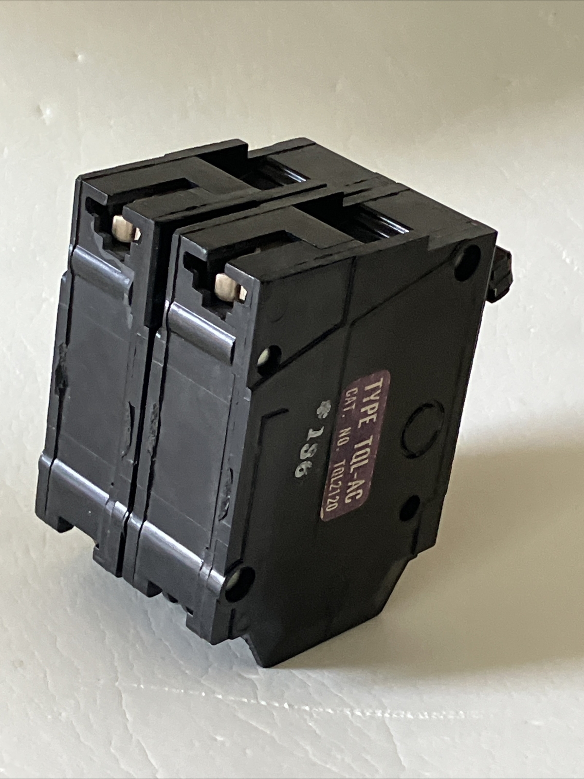 General Electric THQL2120 Circuit Breaker, 2P 20A Old Style Thick Series 20A TQL