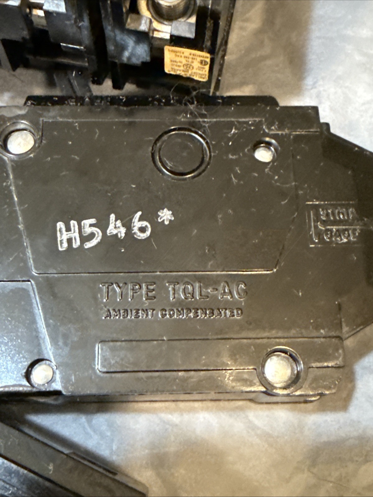 GE Lot Of 7 Breakers (3)-1 Pole 15Amp 20Amp (4)-2 Pole 15Amp 40Amp 60Amp