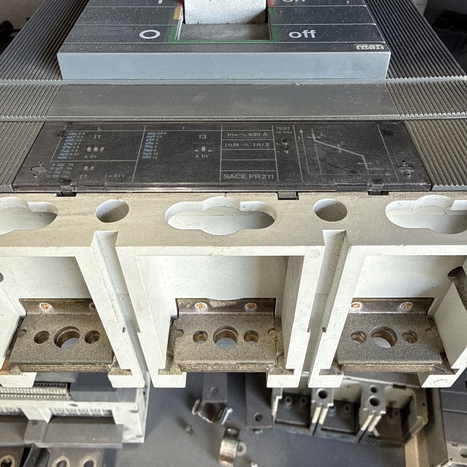 ABB SACE S6N CIRCUIT BREAKER 630A 3POLE 440VAC