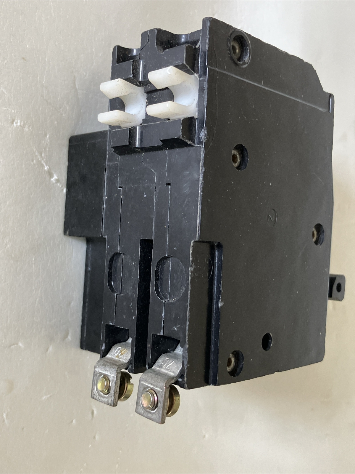 Square D QO250VH1021 Circuit Breaker 50A 2 Pole 22kA 240V nice used.