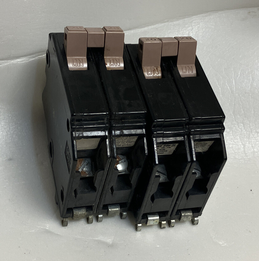 Cutler Hammer 20 Amp 2 Pole Circuit Breaker CH220 Half 1/2 Notch Metal Foot