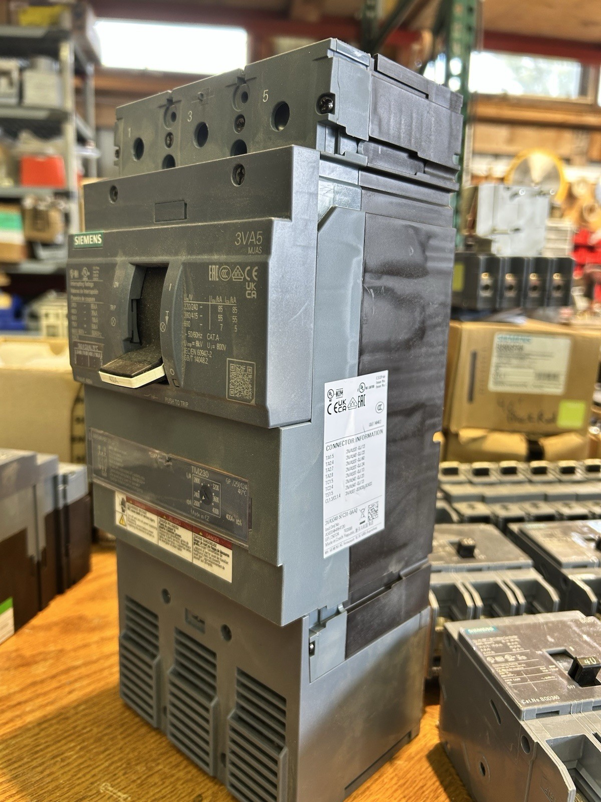 Siemens 3VA5340-5EC31-0AA0 400amp 3 Pole Breaker