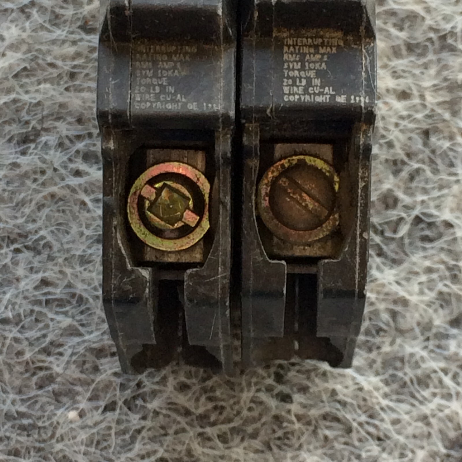 LOT OF 2 THQP120-GE 20A AMP 1P POLE 10kA@120/240V PLUG ON THIN BREAKER