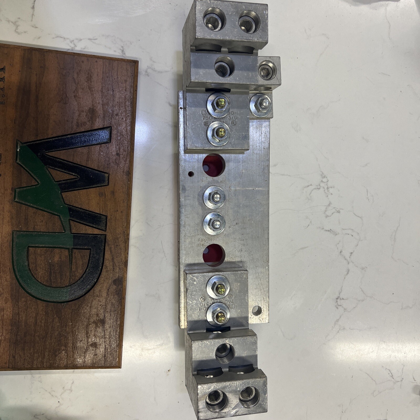 Square D Solid Neutral Assembly H800SNE4 NOS