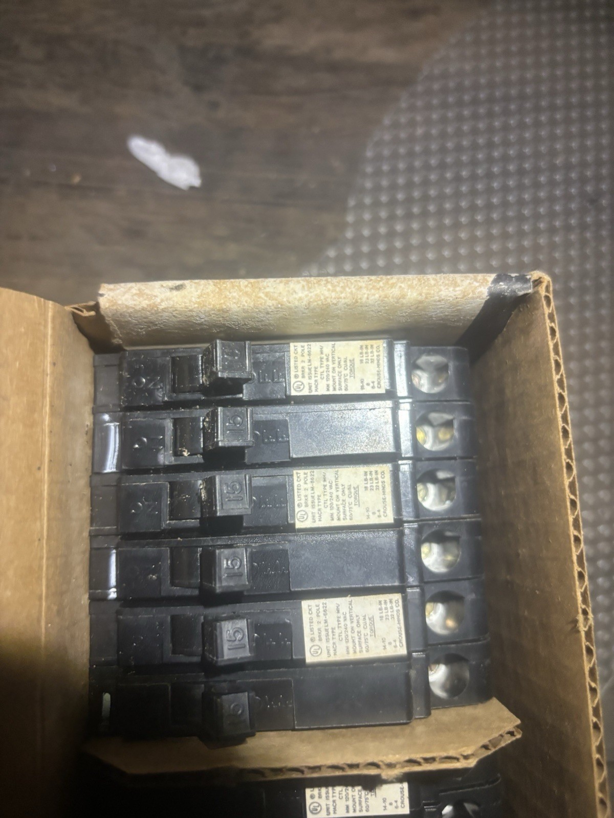 Crouse-Hinds MH115R 15Amp 120v Circuit Breaker Right Hook brand new (10 Pack)