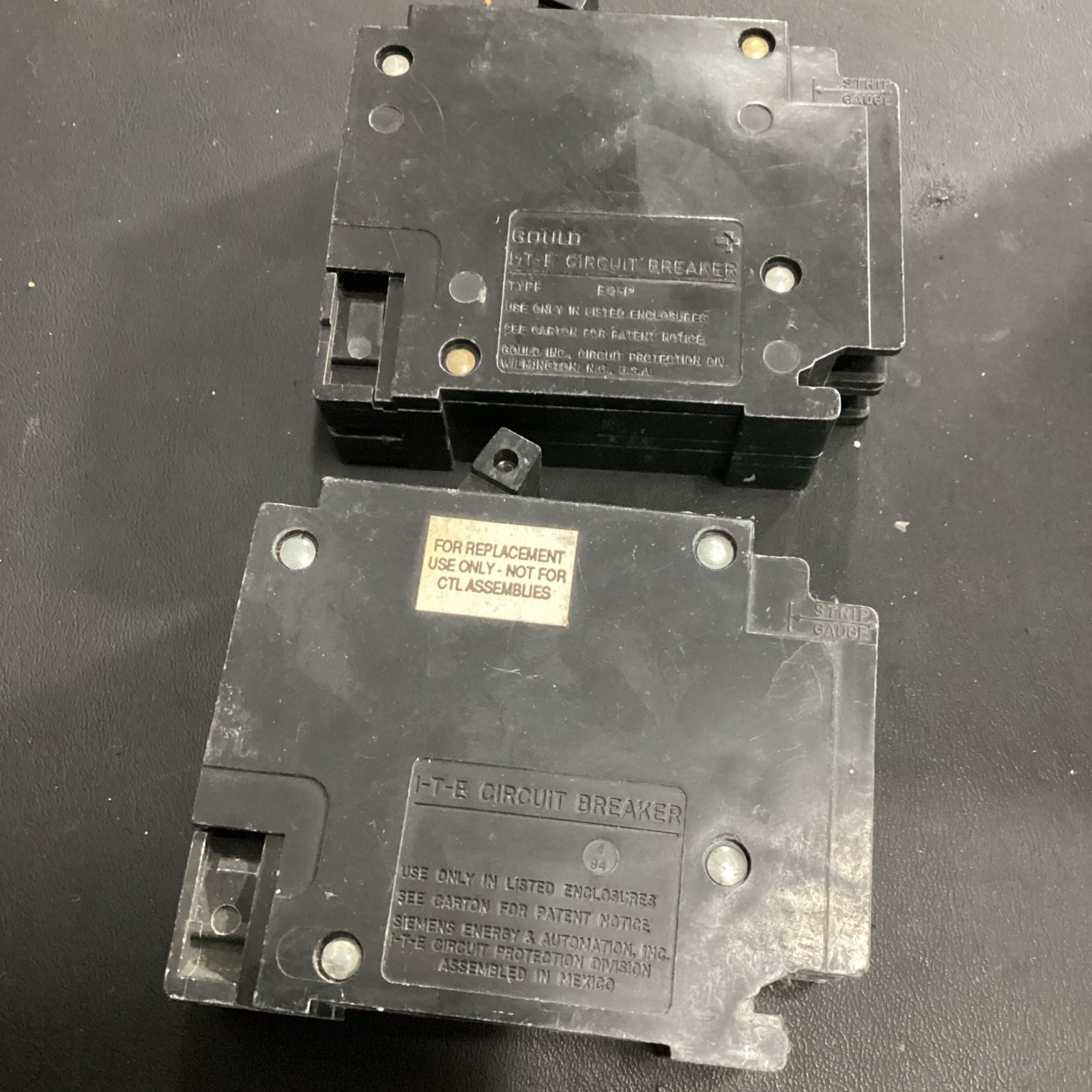 Lot Of 2 Siemens ITE Gould Q1515 Tandem Circuit Breaker 15/15 Amp Used