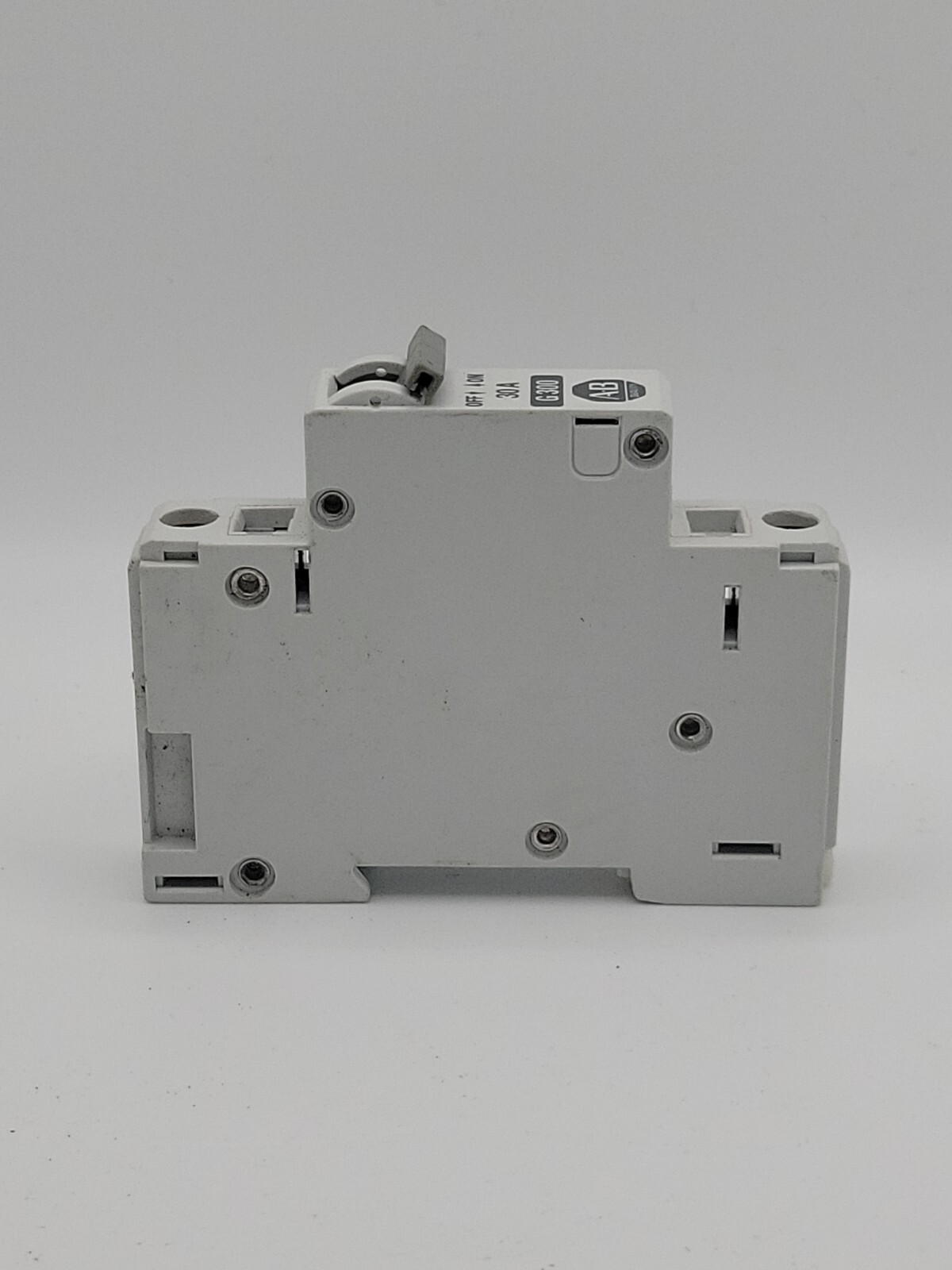 1pc, ALLEN BRADLEY, 1492-CB1-G300, G300, 30A, CIRCUIT BREAKER, 277VAC (2C7)