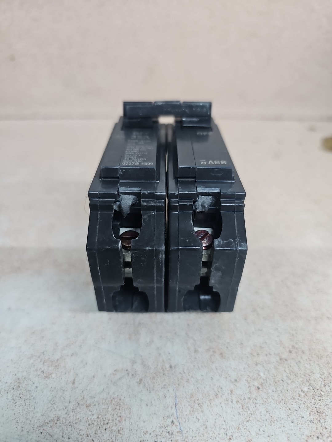 1) GE THQL2135 35A 2P Circuit Breaker NNT