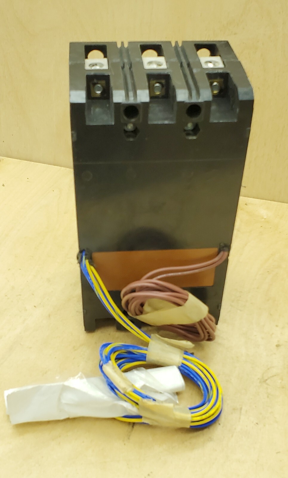 Square D FIL36100 1628 Circuit Breaker w/ Aux Contact & Under Voltage Trip – NEW