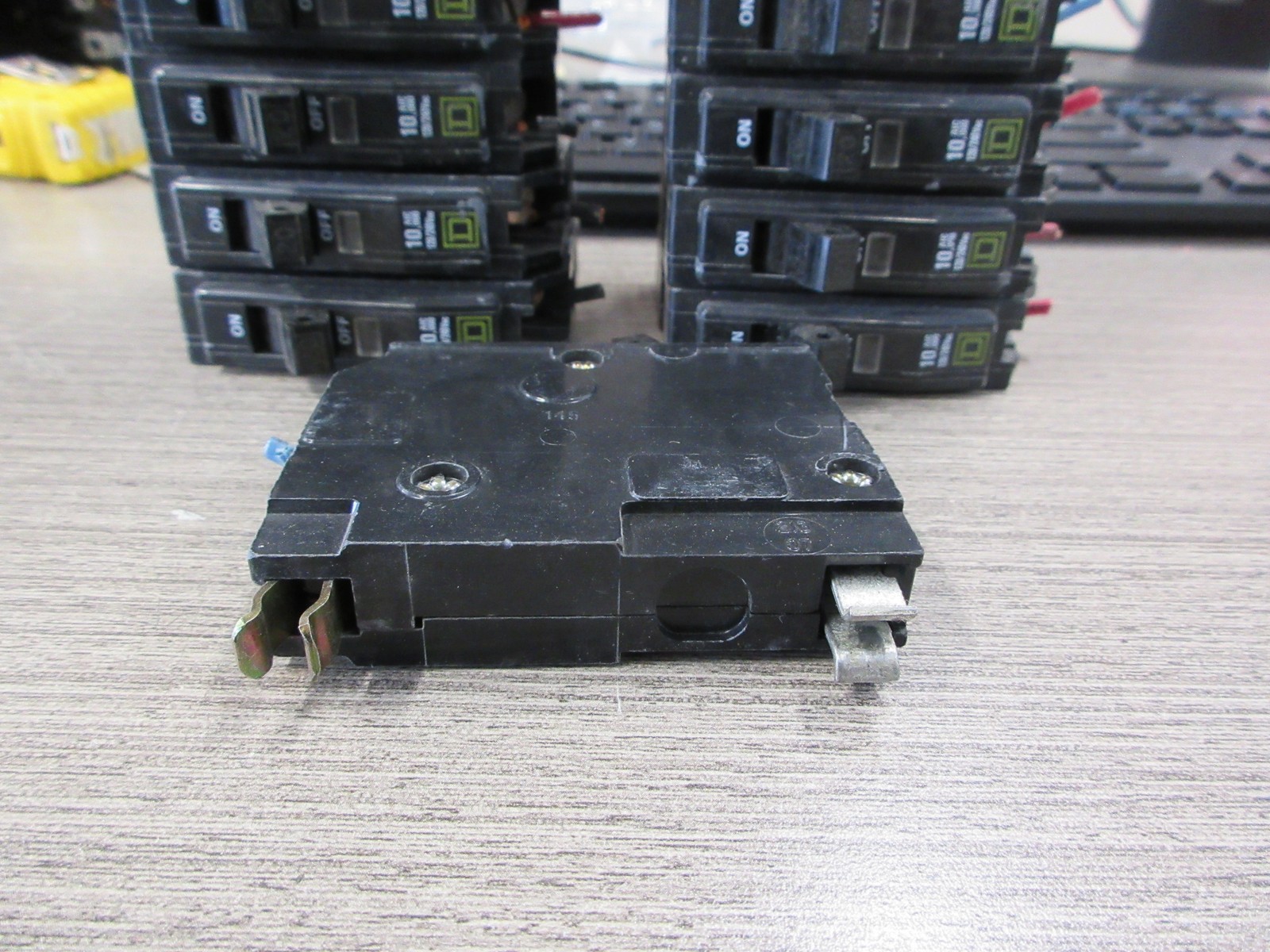 Square D Clip-On Circuit Breaker QOB120 20A 120/240V 1P *Lot of 20* Used