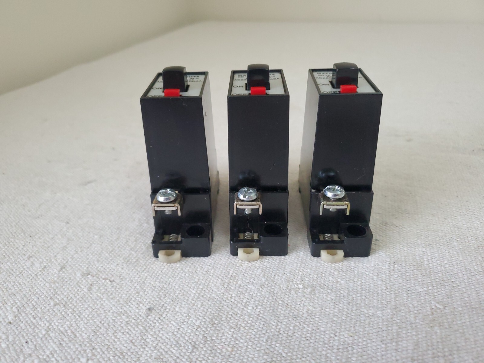 Matsushita BAD121305 3A Circuit Breaker BD12 M-5 220VAC RC2500A LOT OF 3