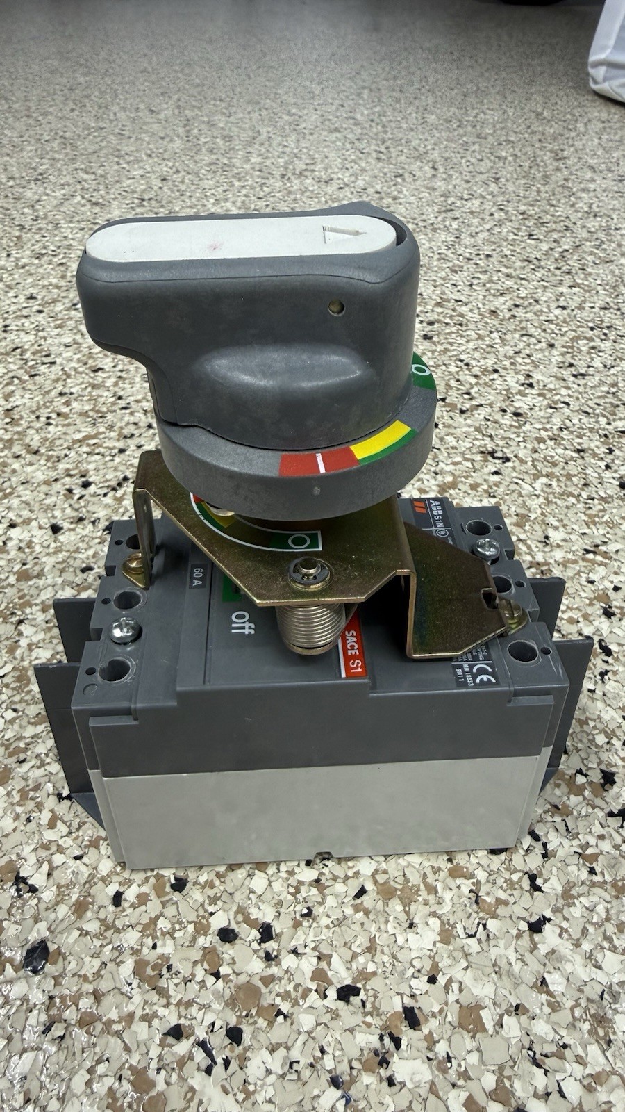 ABB SACE S1N 60A 3-Pole Circuit Breaker 277/480V Test Button Overload Protection