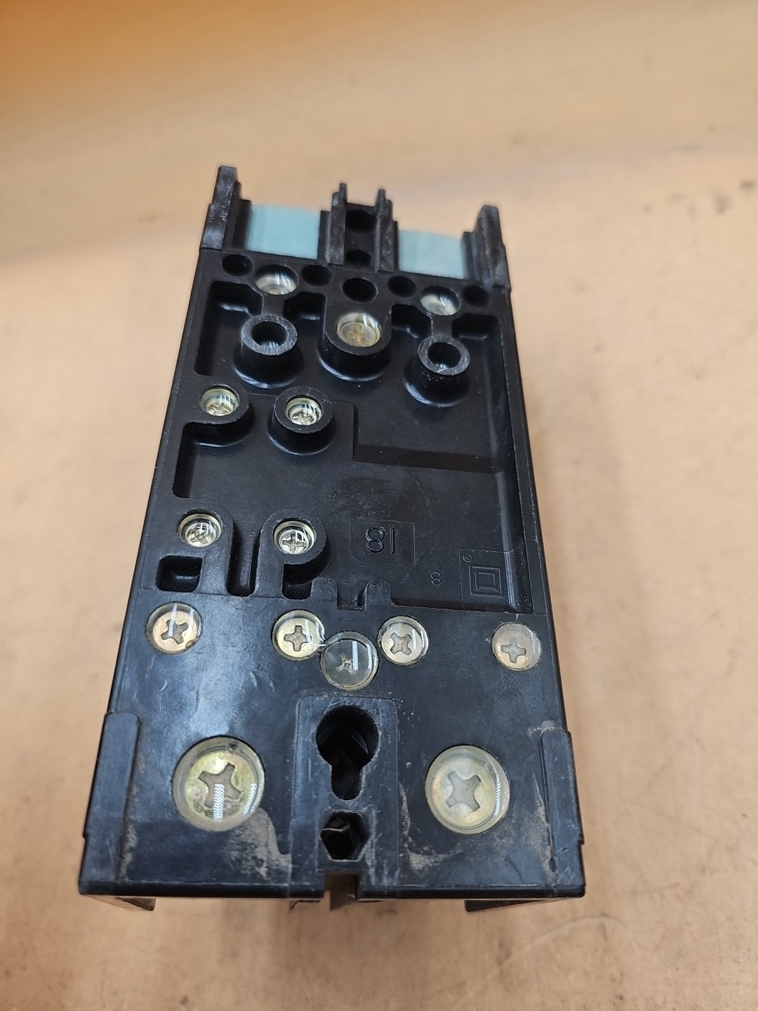 Square D Q2L2200 2 Pole 200 Amp 240 Vac Circuit Breaker
