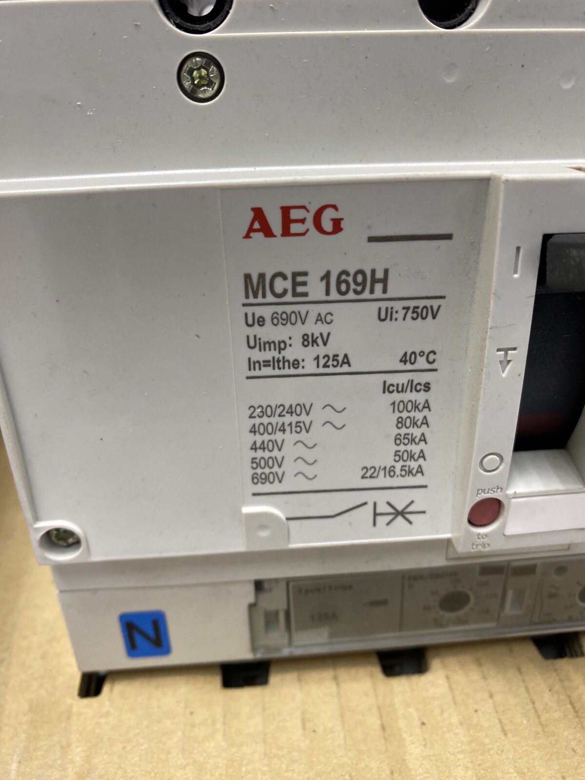 AEG circuit breaker MCE 169H MCE139H4125 / 4 Pole 125A