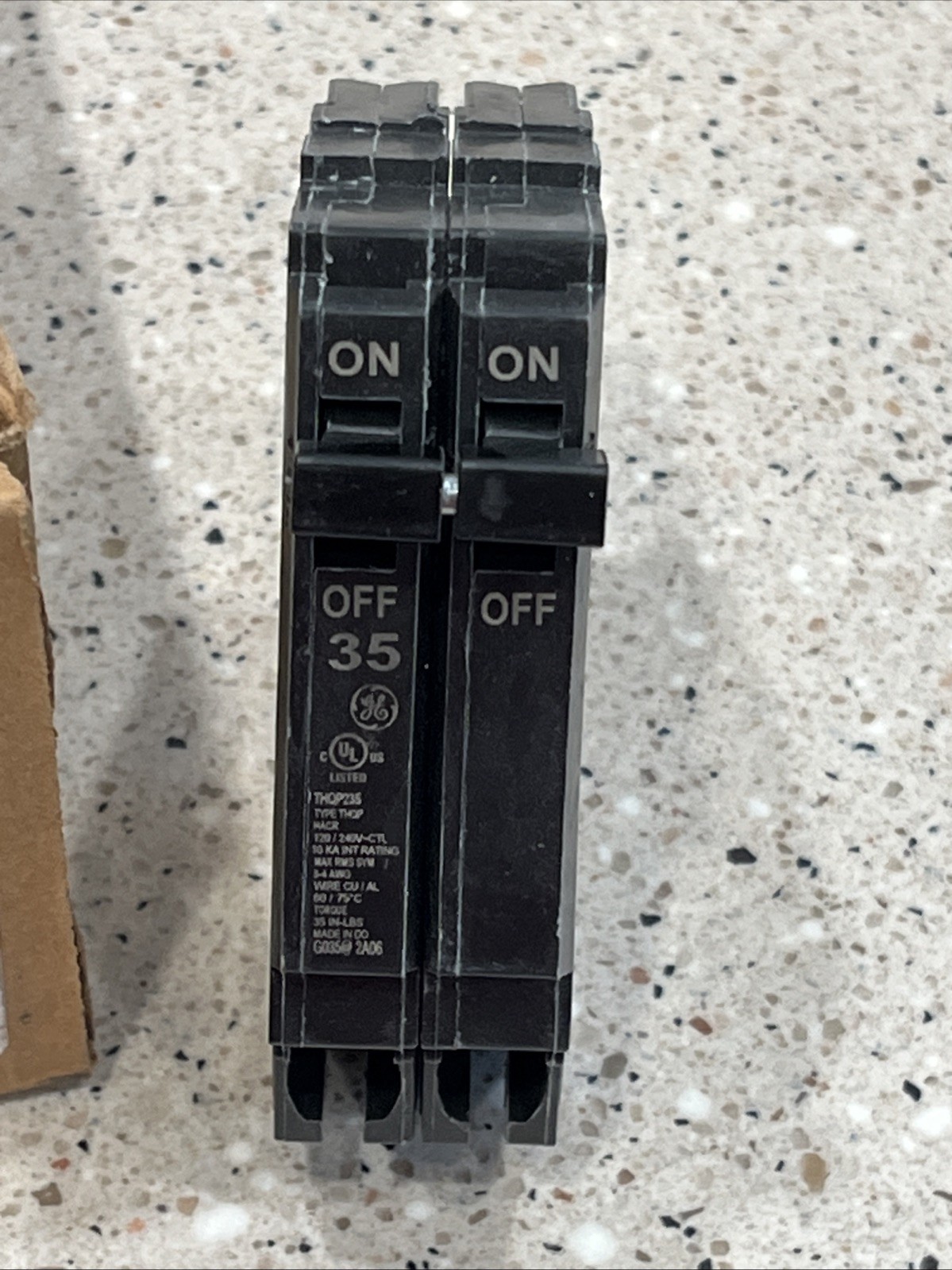 GE THQP235 (10 PACK) 2P 35A Circuit Breakers LOT OF 10 NEW IN BOX