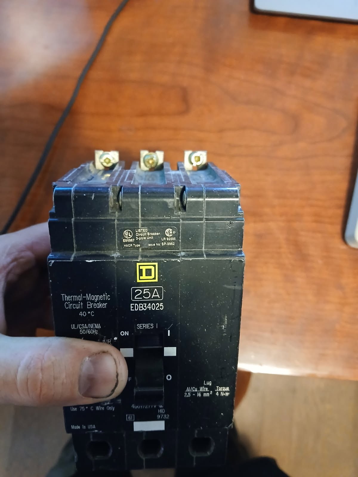 Square D EDB34025 Circuit Breaker 3 Pole 25 Amp 480/277VAC 3P 25A Bolt On