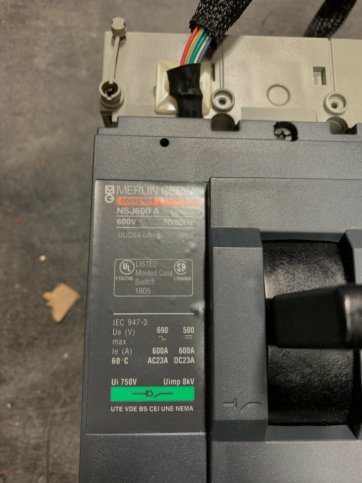 New Merlin Gerin NSJ600A 600A Plug In Compact Molded Case Switch NSJ600 600 Amp