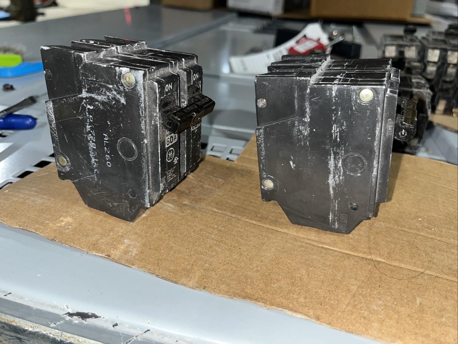 GE General Electric THQL2160 60-Amp 2-Pole 120/240VAC Breaker Lot Of 2 (A)
