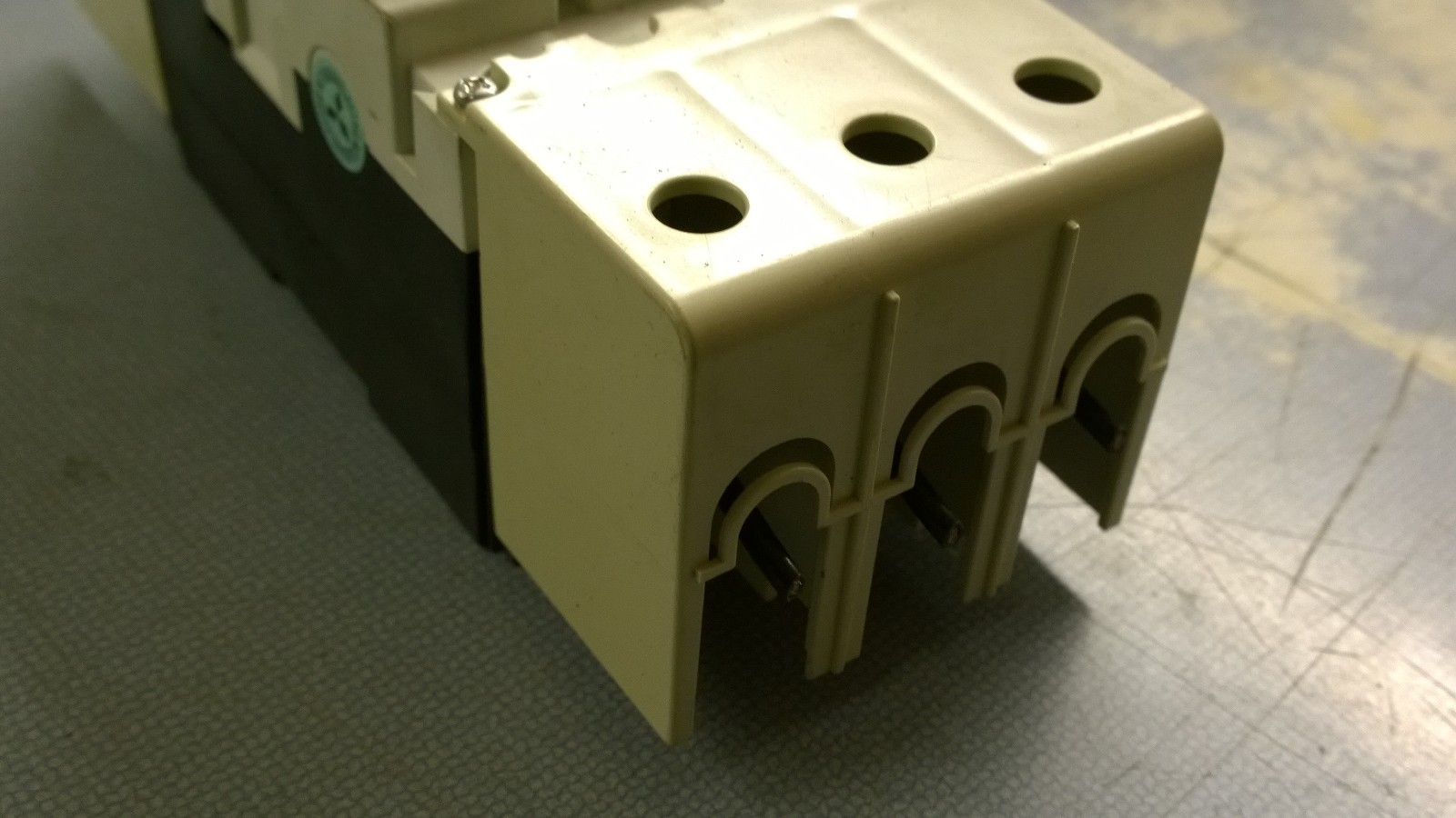 Mitsubishi Electric NF100-HRU3015 15 Amp 480 V-AC No-Fuse Breaker – Working