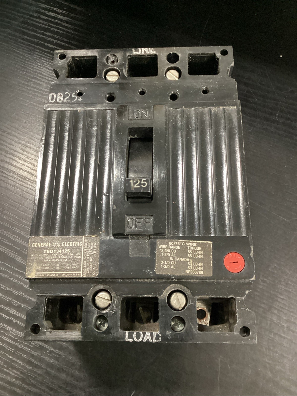 GE TED134125 Circuit Breaker 480 VAC 125A 3 Pole Bolt On Used *missing screw