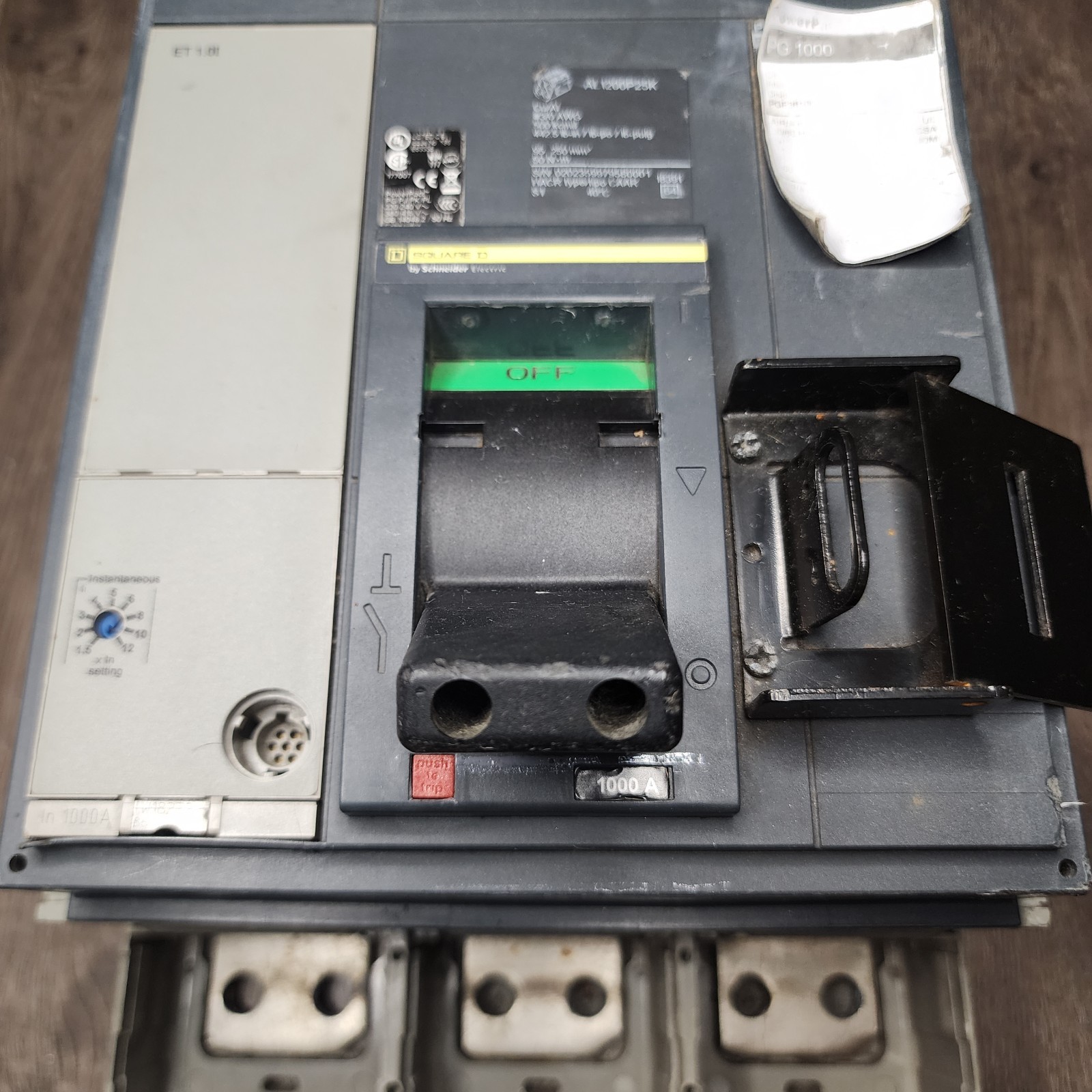 SQUARE D POWERPACT PG 1000 CIRCUIT BREAKER PGF36100YP 3 POLE 600V 1000A AMP