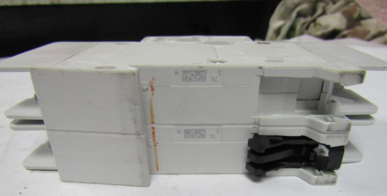 ✌️ABB SU202M-K5A 5 AMP, 2-POLE MINIATURE CIRCUIT BREAKER