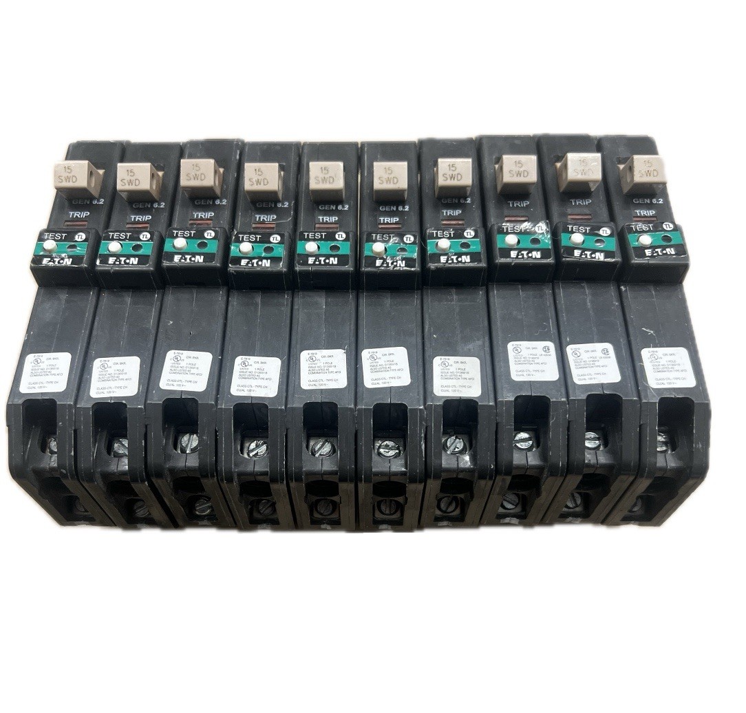 LOT OF 10 NEW Eaton CHFP115AF 15Amp 1Pole Circuit Breaker AFCI ArcFault Plug On