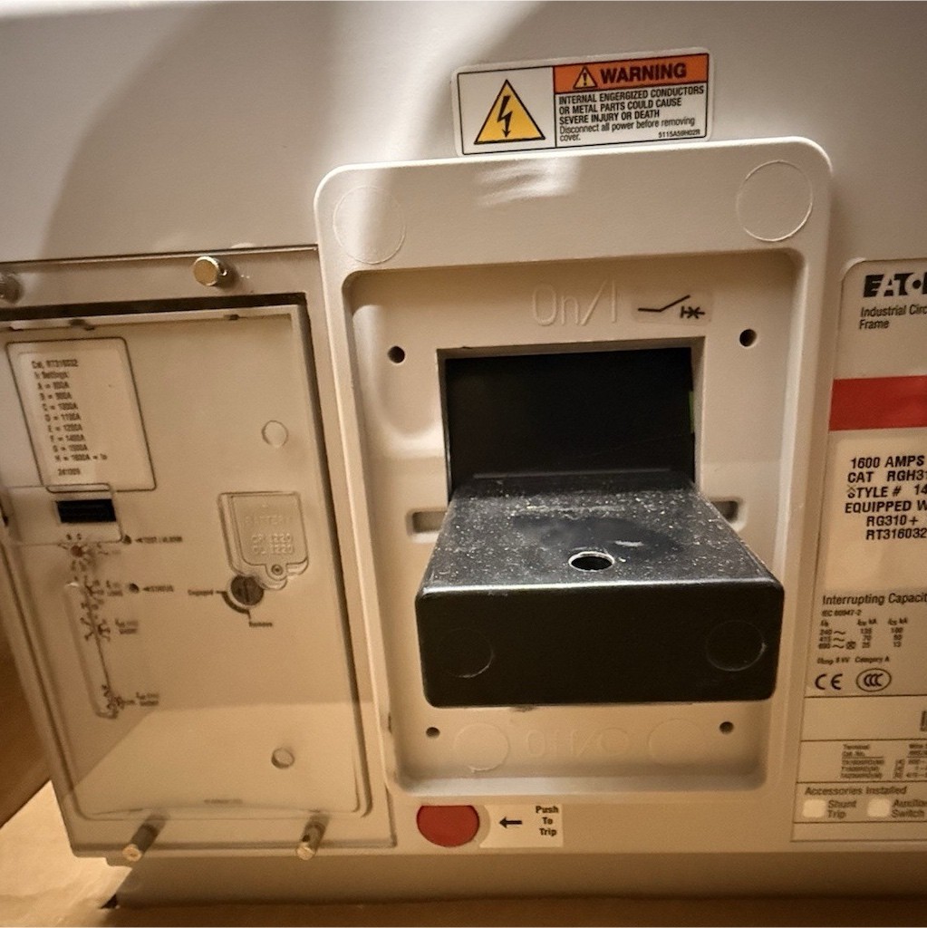 Eaton RGH 65K Industrial Circuit Breaker 1600A 690VAC 3 Pole Push To Trip