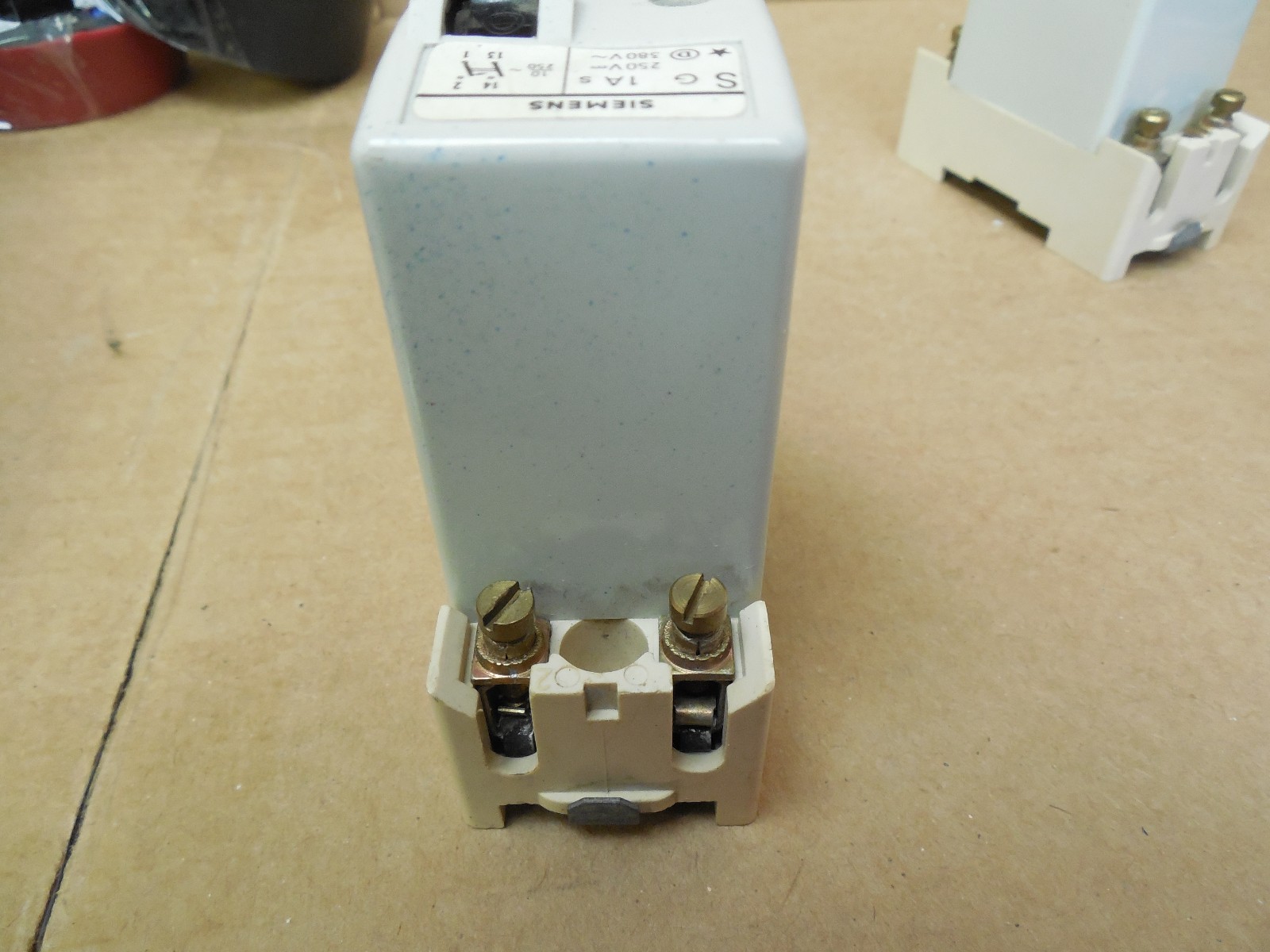 Siemens Overload Circuit Breaker SG1AS SG 1A S 250-380 V Volt 2P Used