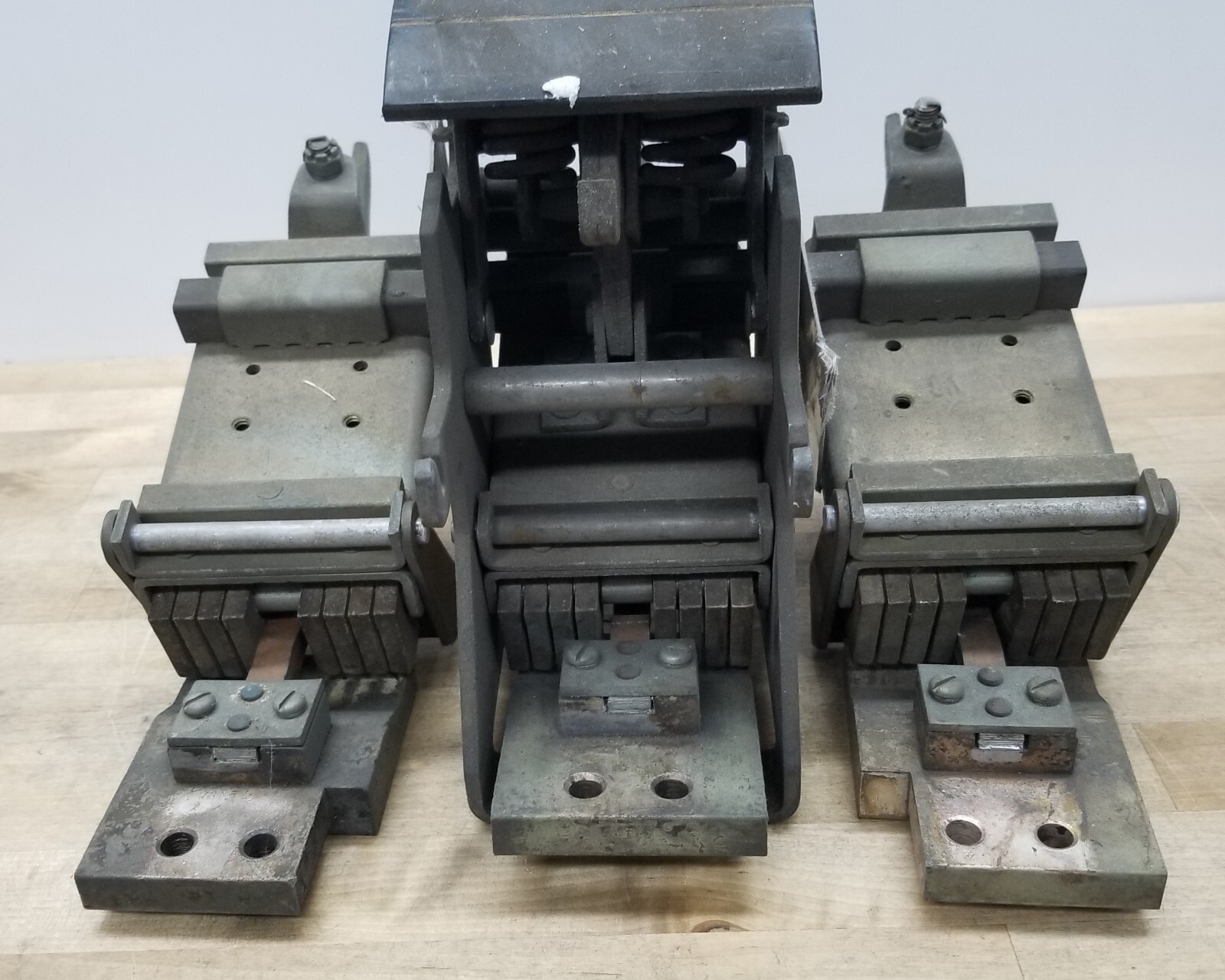 Westinghouse PB32000F 1600amp Trip De-Ion circuit breaker (Switch part only)