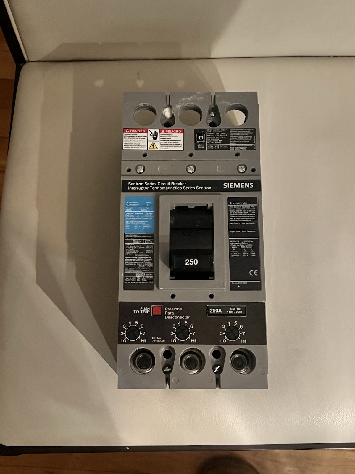 Siemens Circuit Breaker FXD63B250 250 amp 600V 3 Pole 35kA @ 480V -TESTED