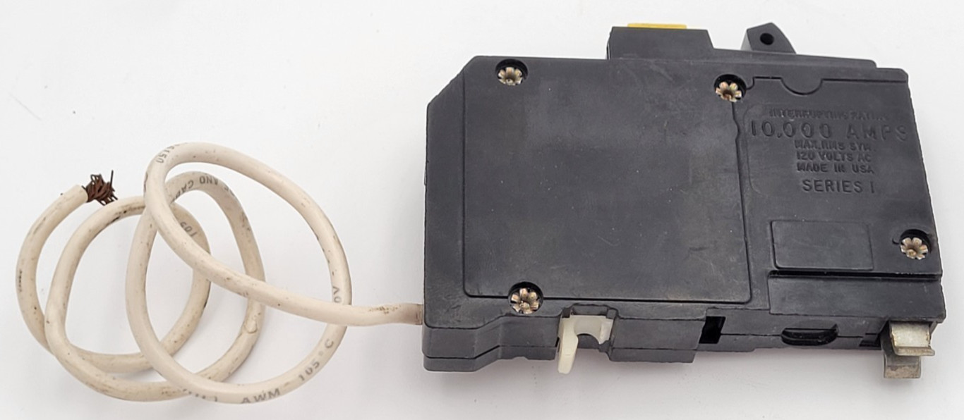 Square D QO 20 A 1-Pole Ground Fault Circuit Breaker QO120GFI Large Test Button